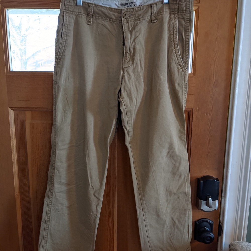 Old Navy Broken-In Khakis, 32x32